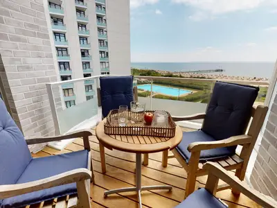 Strandnahe-Ferienwohnung für 2-4 Gäste mit direktem Meerblick und Wallbox