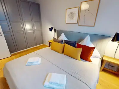 Luxus-Ferienwohnung für 4 Erwachsene & 2 Kinder mit Terrasse und Meerblick