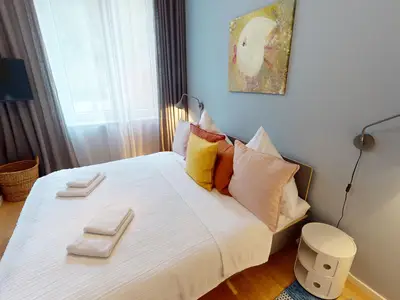 Luxus-Ferienwohnung für 4 Erwachsene & 2 Kinder mit Terrasse und Meerblick
