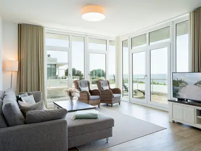 Strandfeeling das ganze Jahr – Ihr exklusives Penthouse mit Panorama-Meerblick.