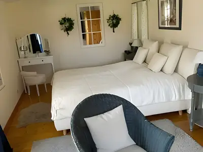Photo, INSIDE, OUTSIDE