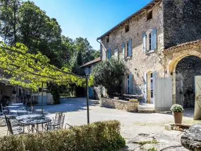 Ferienwohnung für 15 Personen (220 m²) in Pernes-les-Fontaines 1/10