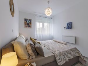 23745037-Ferienwohnung-4-Peroj-300x225-5