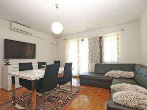 23953492-Ferienwohnung-5-Peroj-300x225-5