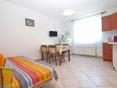 Ferienwohnung für 2 Personen (29 m²) in Peroj 1/10