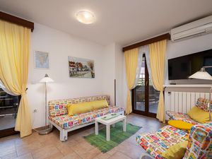 24024366-Ferienwohnung-2-Peroj-300x225-3