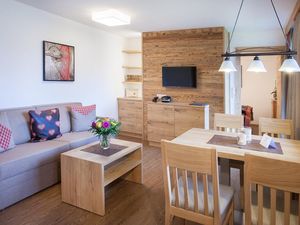 23567943-Ferienwohnung-6-Pertisau-300x225-2