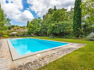 PoolOfHouse
