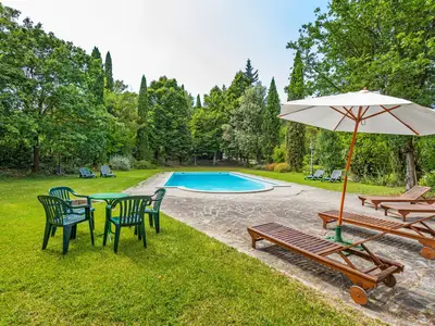 PoolOfHouse