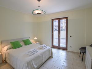 23746404-Ferienwohnung-8-Pescara-300x225-2