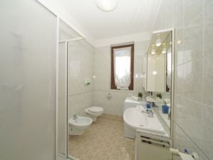 23989862-Ferienwohnung-4-Peschiera Del Garda-300x225-3