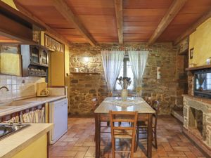 23849396-Ferienwohnung-5-Pescia-300x225-3