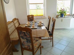 24052012-Ferienwohnung-4-Petersberg (Sachsen-Anhalt)-300x225-1