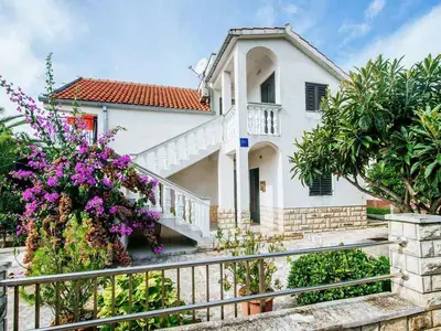 Ferienwohnung für 6 Personen (60 m²) in Petrčane 1/10