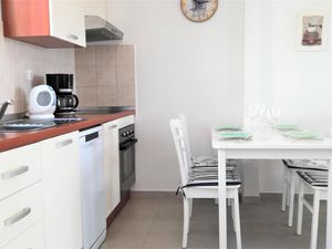 22435779-Ferienwohnung-4-Petrčane-300x225-2