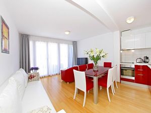 23365265-Ferienwohnung-4-Petrčane-300x225-4