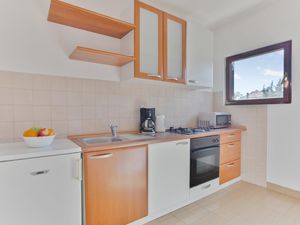 23752062-Ferienwohnung-3-Petrčane-300x225-3