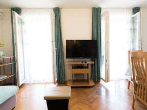 22021929-Ferienwohnung-4-Petrčane-300x225-2