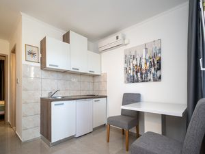 23571786-Ferienwohnung-2-Petrčane-300x225-2