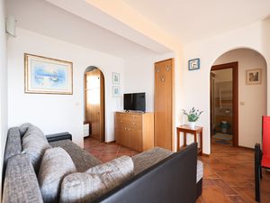 23927350-Ferienwohnung-5-Petrčane-300x225-1