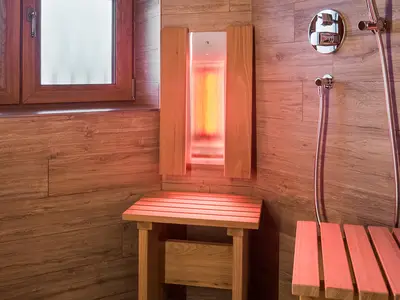 Infrarotkabine mit intergrierter Dusche
