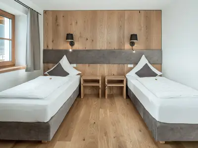 Schlafzimmer mit Boxspringbett