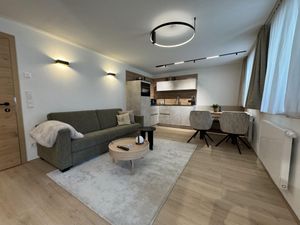 24015494-Ferienwohnung-3-Pettneu-300x225-0