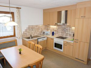 23836298-Ferienwohnung-6-Pettneu-300x225-2