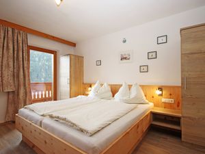 23838526-Ferienwohnung-8-Pettneu-300x225-2