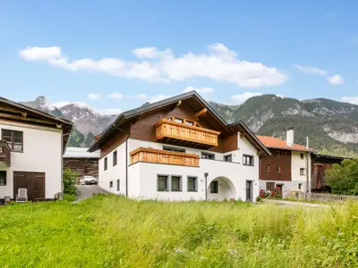 Außenseite Ferienhaus [Sommer]