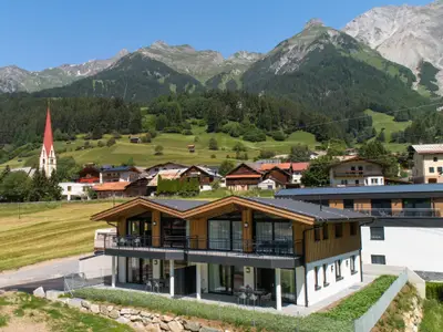 Außenseite Ferienhaus [Sommer]