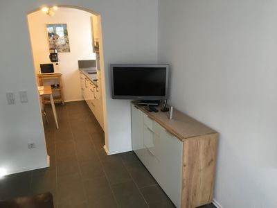 Blick von Wohnzimmer in Küche - Apartment Wendelstein