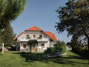 Ferienwohnung "Abendsonne" vom Garten aus