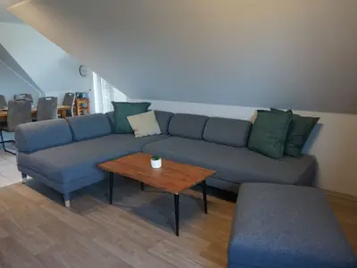 Couch mit Couchtisch