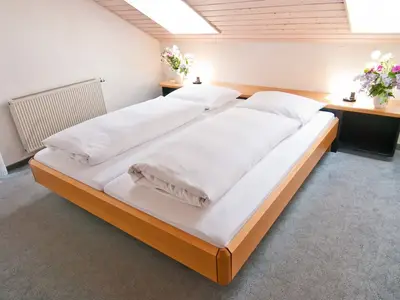 Schlafzimmer Wohnung 8A+B/7B
Boden Landhausdielen