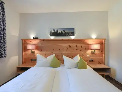 Schlafzimmer mit Zirbe
