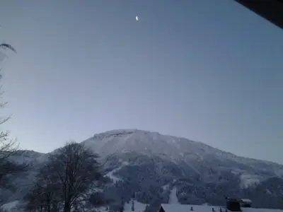 Blick vom Balkon zum Breitenberg