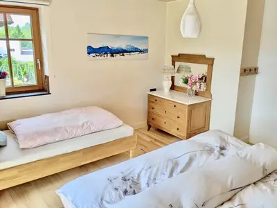 f6c3a925-93f1-4d36-8684-9b912de0b6df