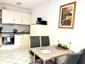 21745019-Ferienwohnung-4-Piesport-300x225-5