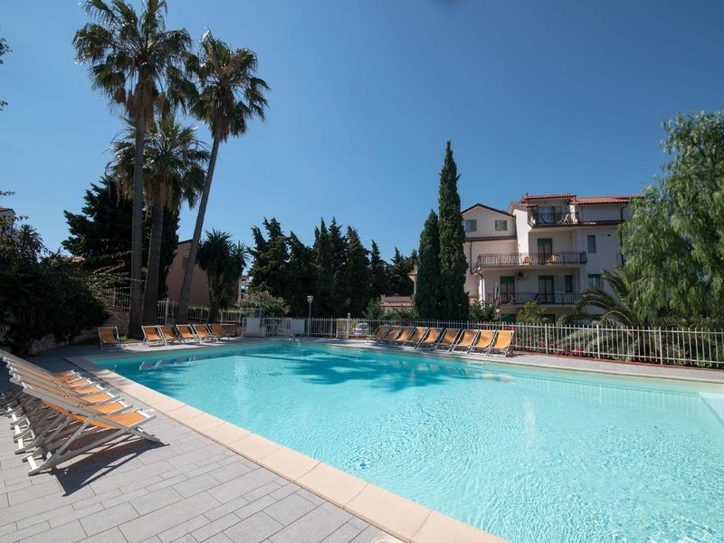 Ferienwohnungen mit Klimaanlage und Swimmbad Italienische Riviera Pietra Ligure