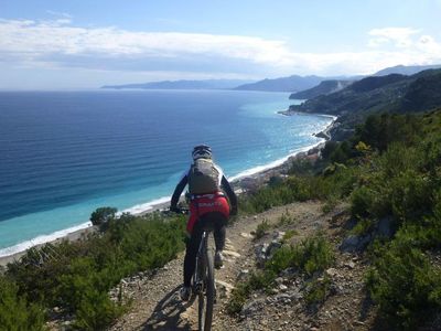 Direkte Umgebung des Objekts. Mtb Bike Shuttle fuer Finalborgo Finale Ligure