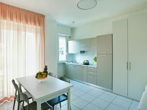 23379460-Ferienwohnung-4-Pietra Ligure-300x225-4