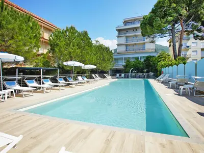 PoolOfHouse