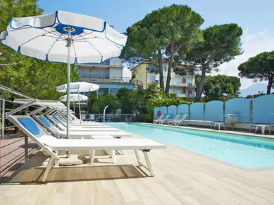 PoolOfHouse