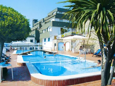 PoolOfHouse