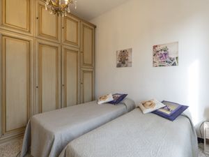 23866895-Ferienwohnung-4-Pietrabruna-300x225-1