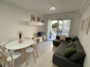 23451028-Ferienwohnung-4-Pineda, La-300x225-2