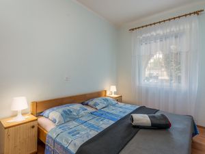 23722081-Ferienwohnung-6-Pinezići-300x225-4