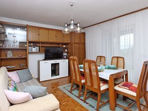 23933859-Ferienwohnung-10-Pinezići-300x225-1