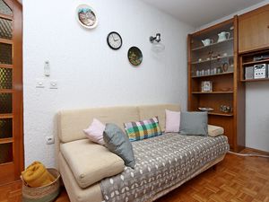 23933859-Ferienwohnung-10-Pinezići-300x225-2